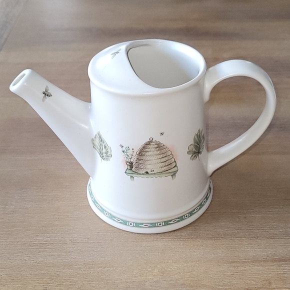 Pfaltzgraff  Naturewood Portfolio Watering Pitcher - Picture 1 of 8